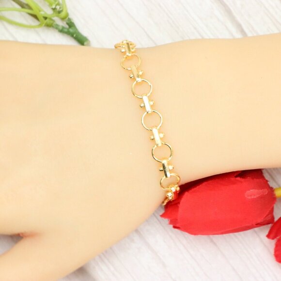 "Trendy Handmade Bracelet – A Thoughtful Gift for Girls & Women | UNVRC1599 - Picture 9 of 10